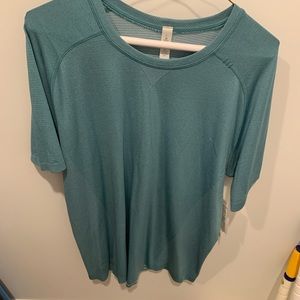 Lululemon men’s workout shirt NWT